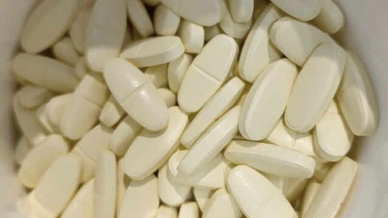 复合维生素与鱼油：揭秘两者的差异与科学搭配